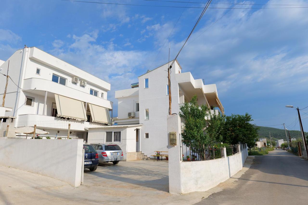 Vila Fredi Ksamil Exterior photo